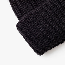 Load image into Gallery viewer, Chunky Knit Beanie (Black)