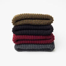 Load image into Gallery viewer, Chunky Knit Beanie (Burgundy)